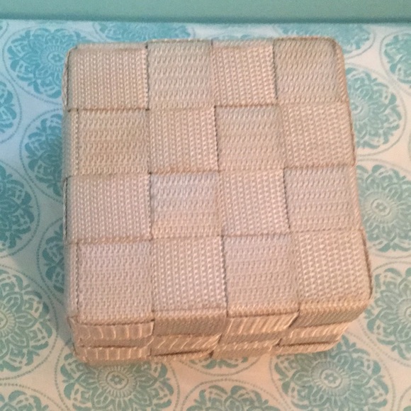 Little cute storage bin - Picture 3 of 3